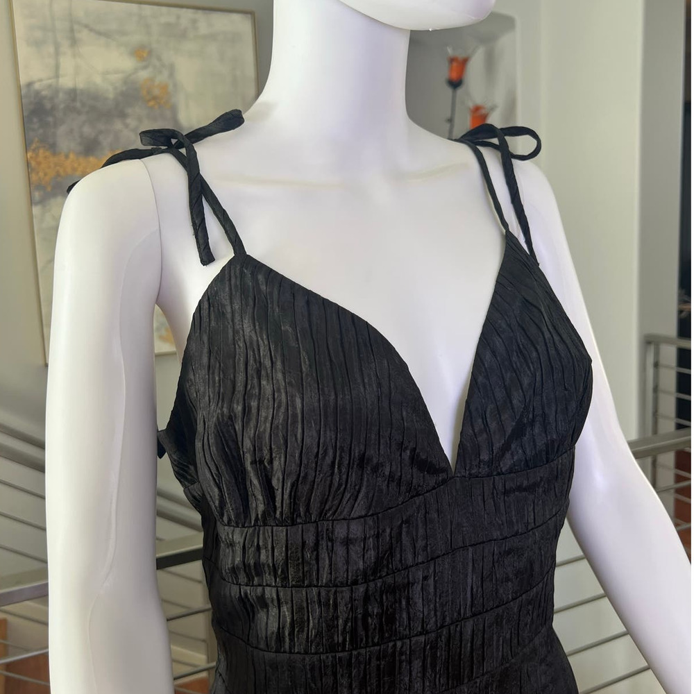 Black Tie-Shoulder Midi Dress - Picture 3 of 14